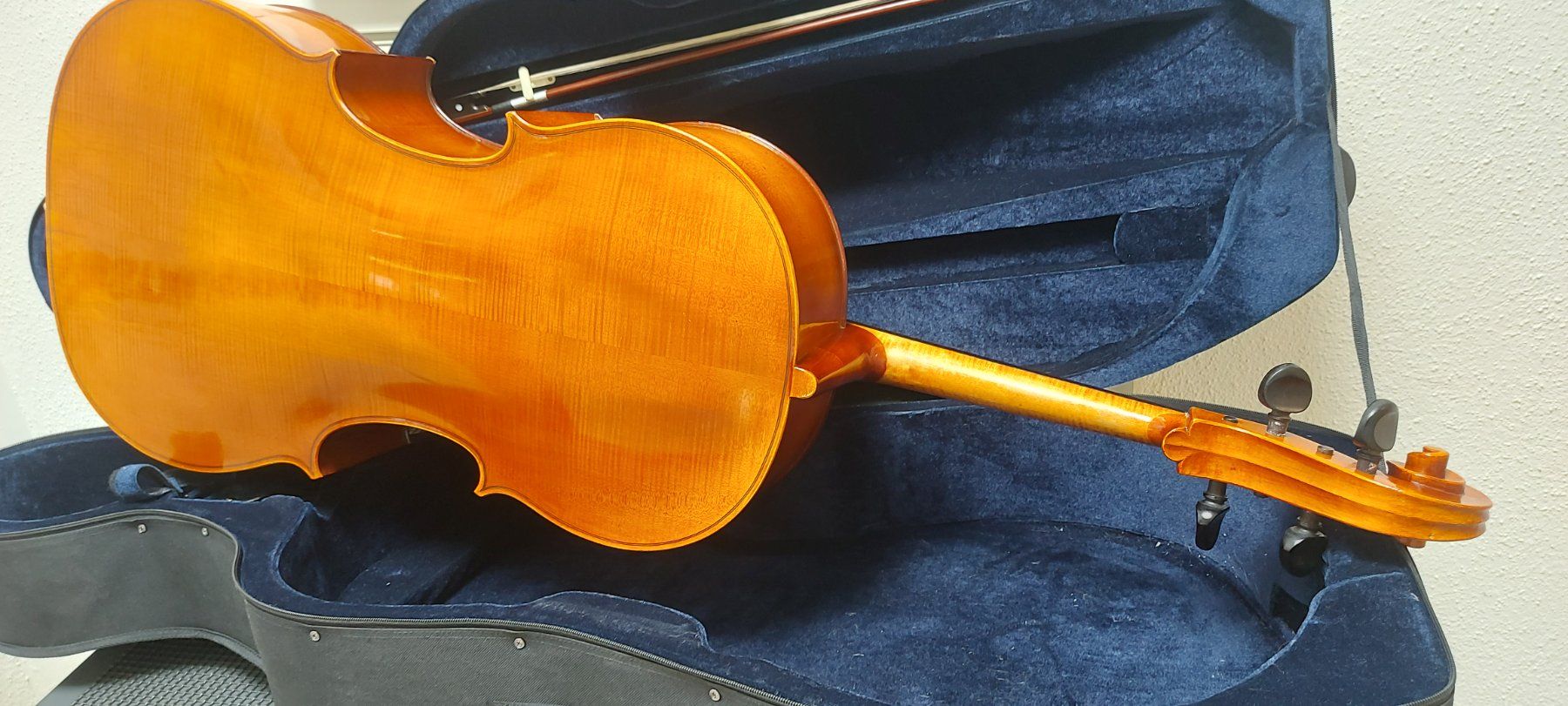 Strumenti musicali: 4/4 Cello Antonius Stradivarius made in germany mit service – Usato da Glattbrugg venduto da Swissmusik 5