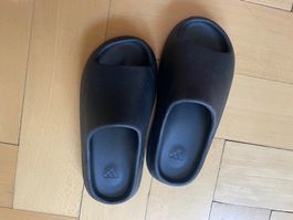 Adidas Yeezy Schlappen