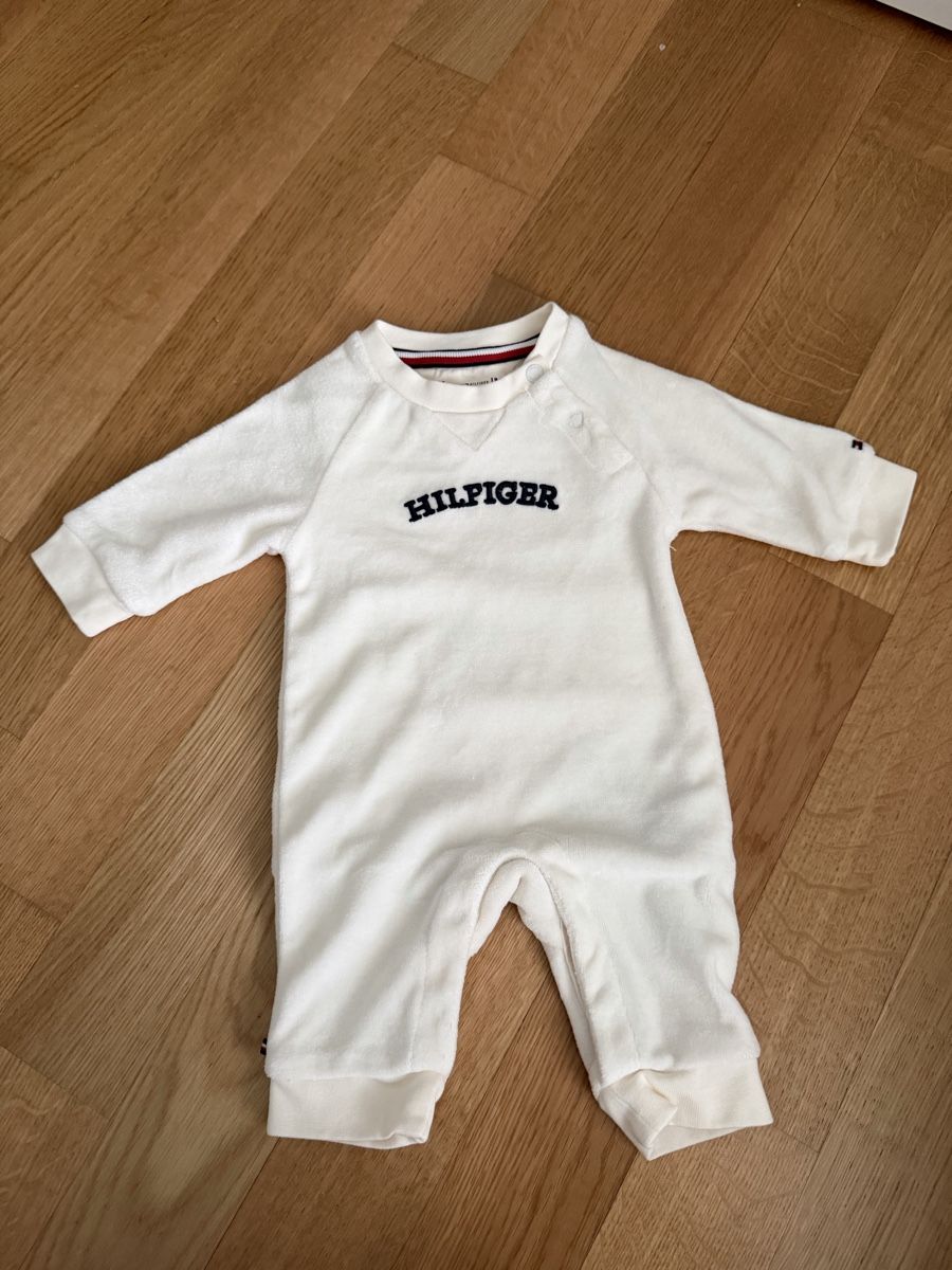 Tommy Hilfiger Pyjamas: Tomy Hilfiger Strampler Grösse 56 – Neuf (Voir description) à Altendorf par nadii20