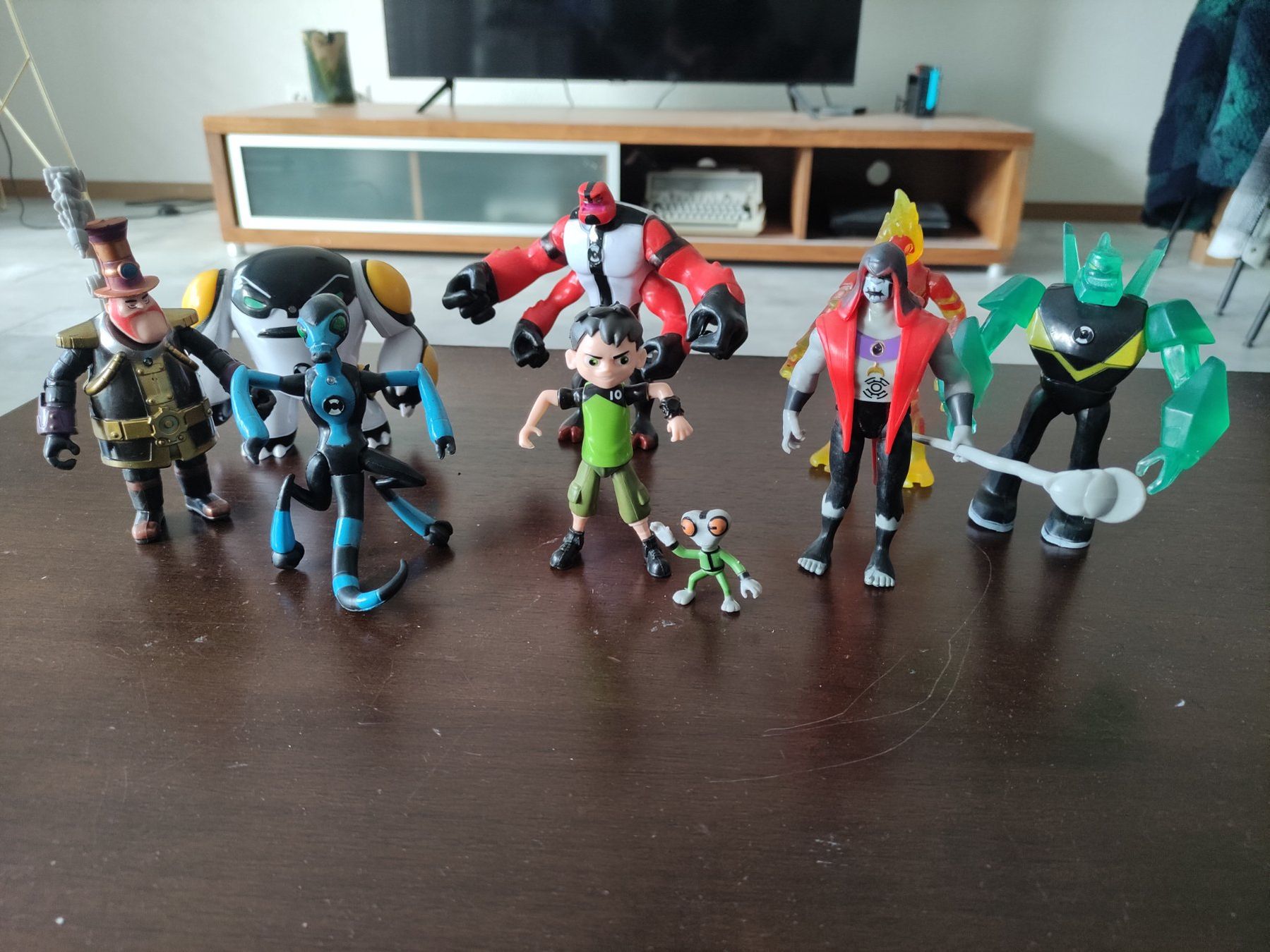 Jouets: Ensemble de 9 jouets Ben 10 – Neuf (Voir description) à YVERDON-LES-BAINS par Tony-no
