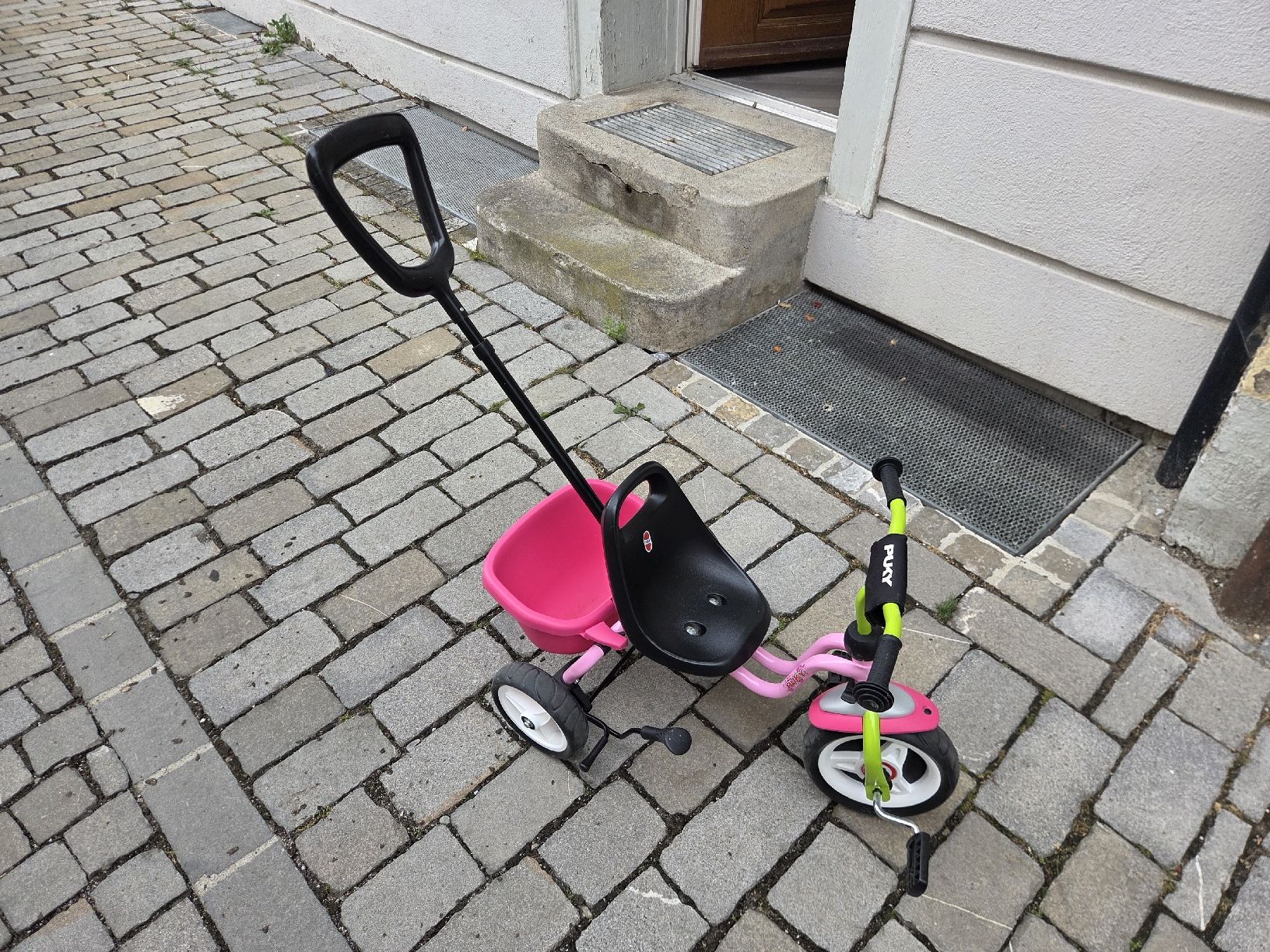 Puky Vélos: Puky Dreirad mit Schiebestange pink  – D'occasion à Bremgarten AG par Michelf1988