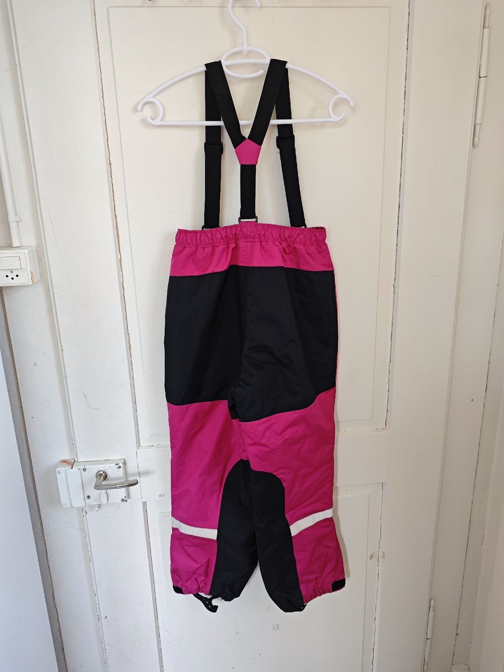 Villervalla Pantaloni: Skihose Villervalla Gr 140 – Usato da Winterthur venduto da Shorna 1