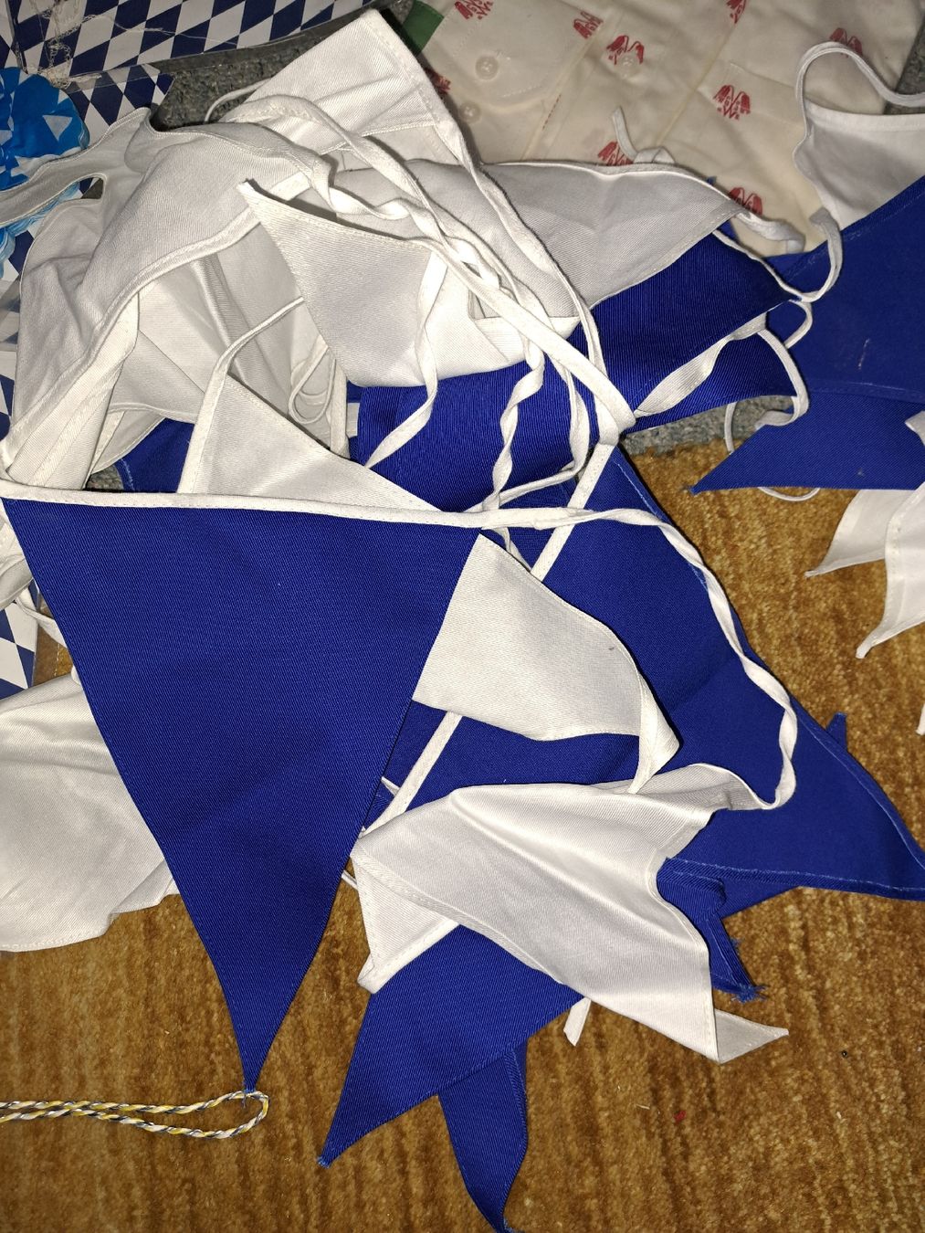 Tutte le decorazioni: oktoberfest Party Deko Outfits neu – Nuovo (secondo la descrizione) da Kölliken venduto da Upcycling-by-Mc-TAM 3