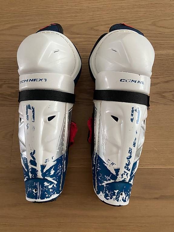Ccm Schutz & Schoner: CCM Eishockey Knieschoner Gr 11 – Gebraucht aus Horgen von nasten 1