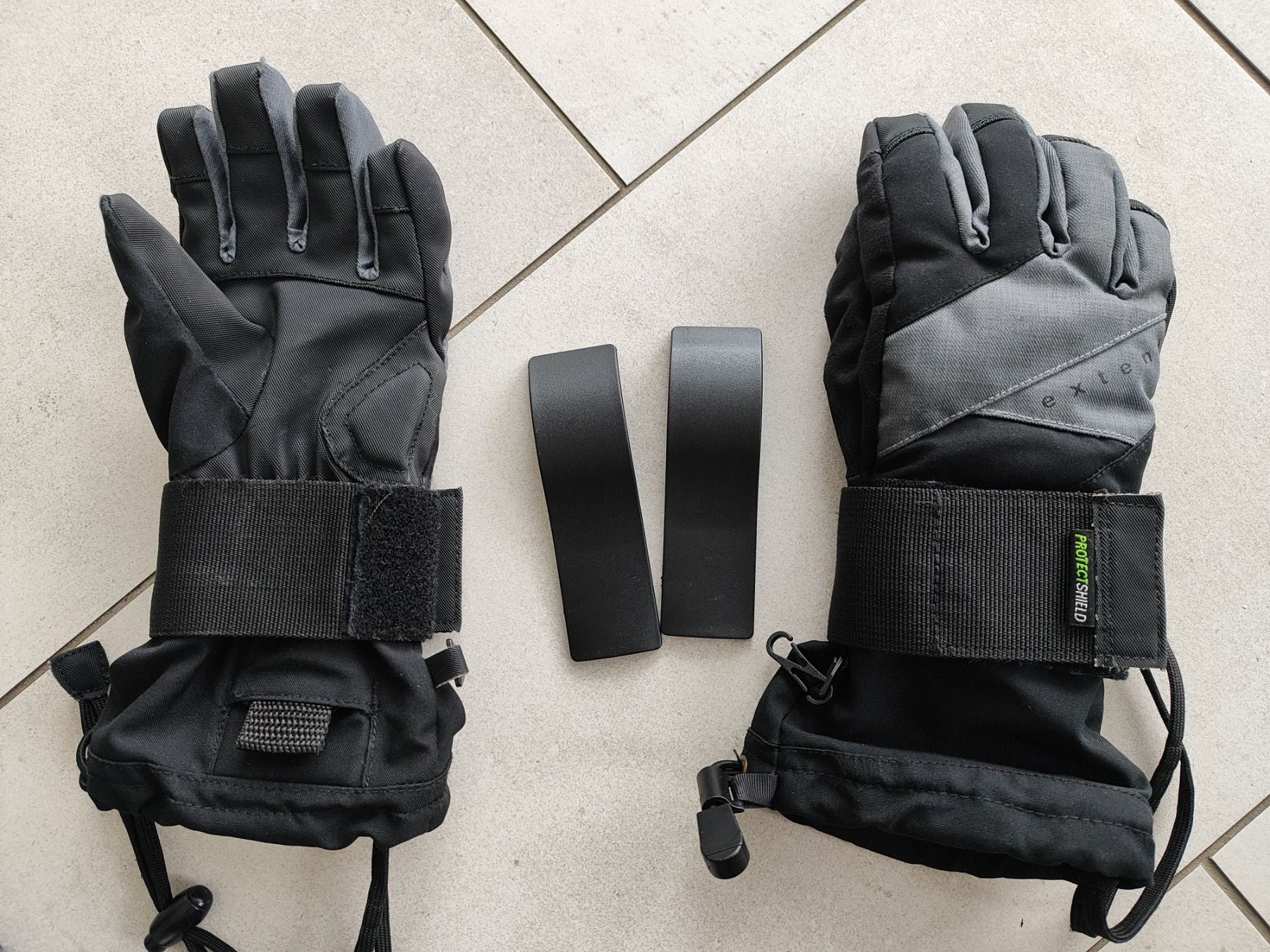 Gants: Snowboard Handschuhe extend Gr. 4.5 – D'occasion à Seon par Mandes1 2