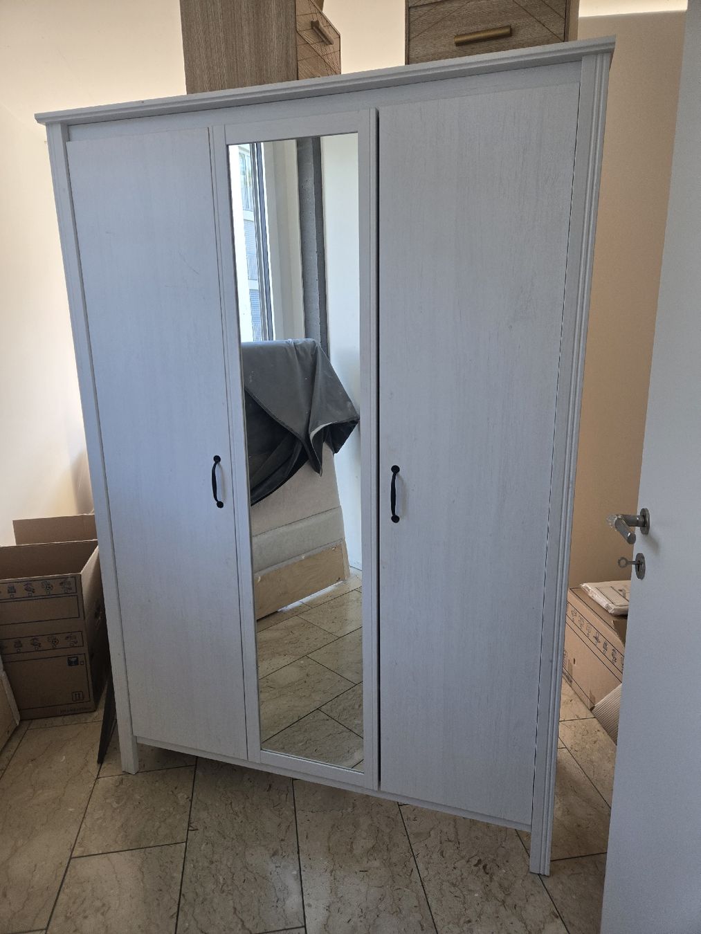 Armadi: Kleiderschrank Weiss 190x130 – Usato da Zürich venduto da ang_2ggt