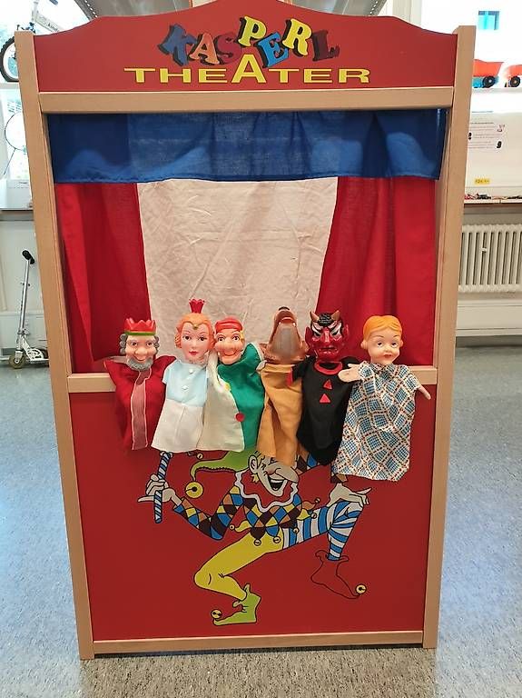 Giocattoli: Kasperlitheater mit 6 Handpuppen – Usato da Zürich venduto da sho_g8sf