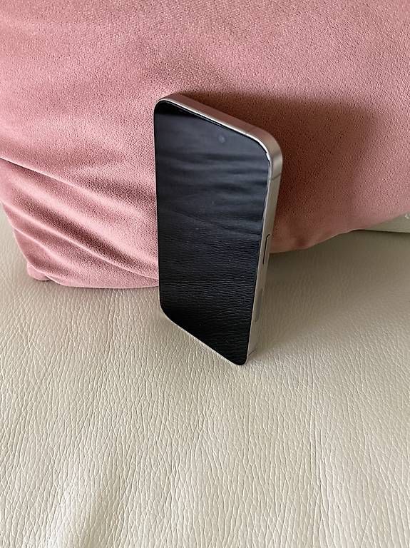 Portables: Iphone 15 Pro Grau – D'occasion à Aarau par Nardo123