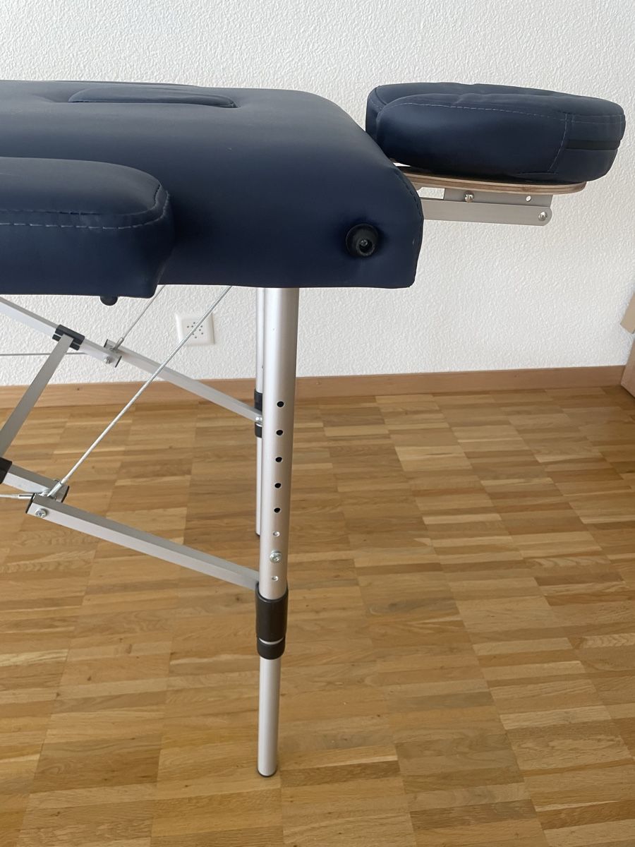 Fauteuils de soin: Massageliege / individuell verstellbar – D'occasion à Einsiedeln par sim_m79m 3