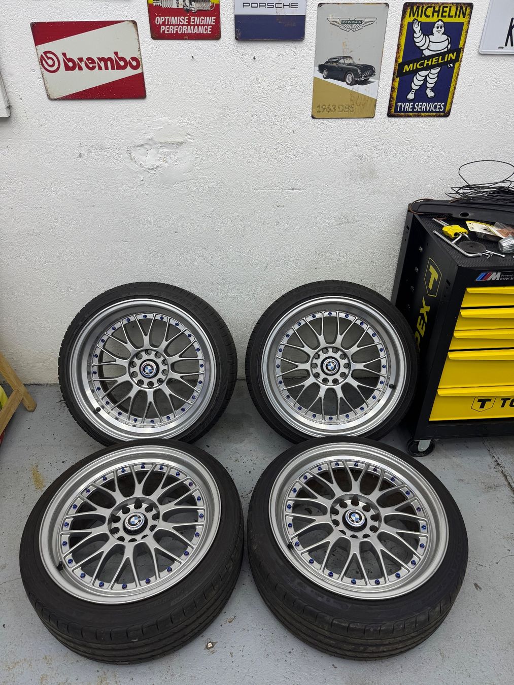 BMW Pneumatici & Ruote complete: 4x replika LeMans BMW e36 8,5 & 10 x 18 – Usato da Galmiz venduto da NetterVerkaufer123