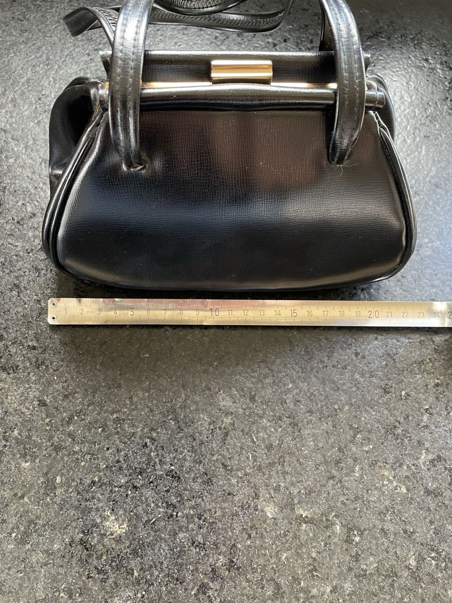 Borse da donna: Schwarze Vintage Tasche  – Usato da Kemptthal venduto da FeFa80 6