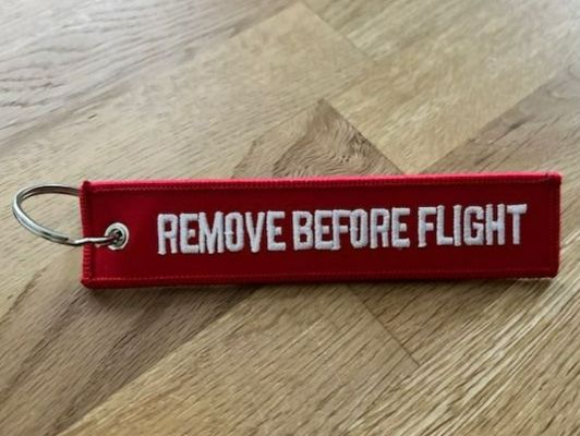 Portachiavi: Remove Before Flight Schlüsselanhänger, Rot – Nuovo (secondo la descrizione) da Sattel venduto da usch6417