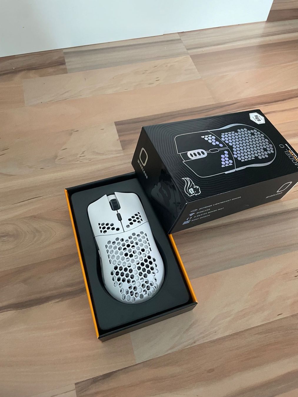 Mouse: Glorious Model O Wireless Maus weiss – Usato da Lufingen venduto da a-little-extra