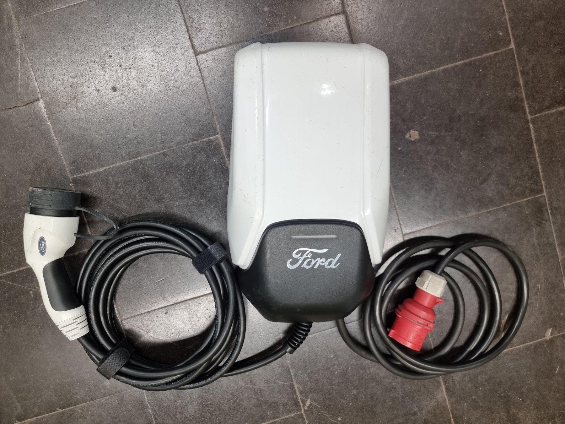 Webasto Caricabatterie: Wallbox Typ 2 11kW (6m) – Usato da Dulliken venduto da Hipi