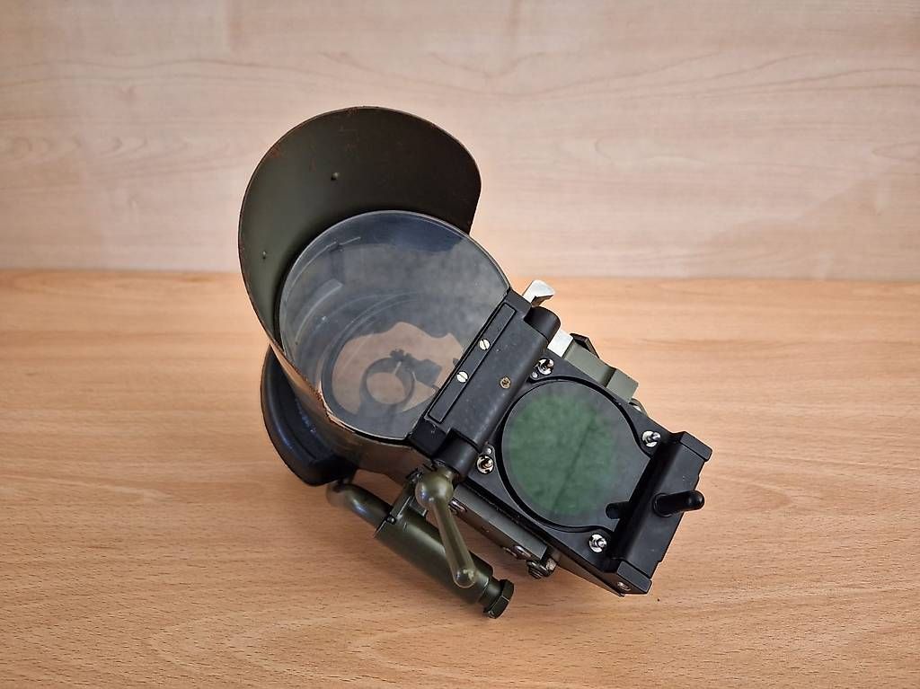 Schweizer Armee Binocoli: Flab Visier 75 der Schweizer Armee – Usato da Eschen venduto da maj_7568 1