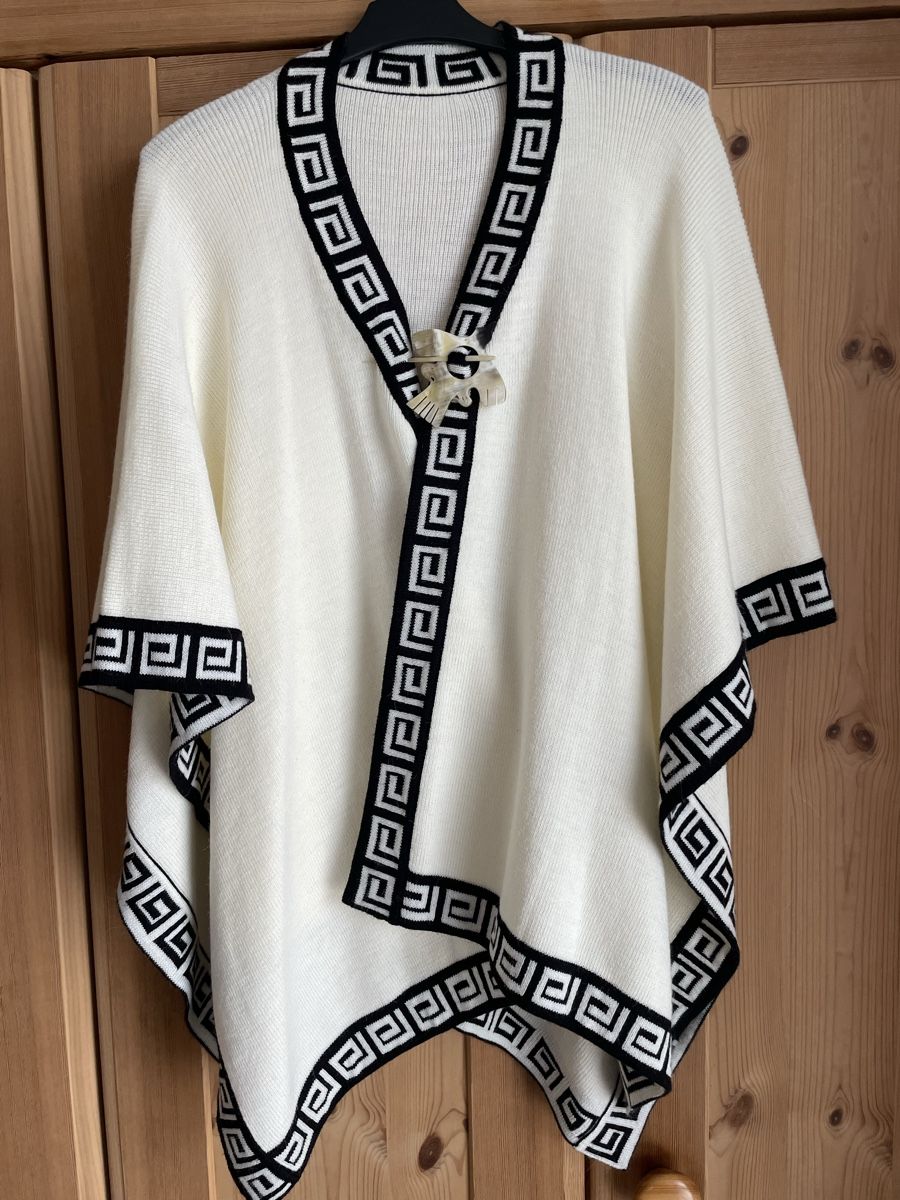 Altro in Moda donna: Poncho Cape NEU one size – Nuovo (secondo la descrizione) da Rüti ZH venduto da kar_xx9l
