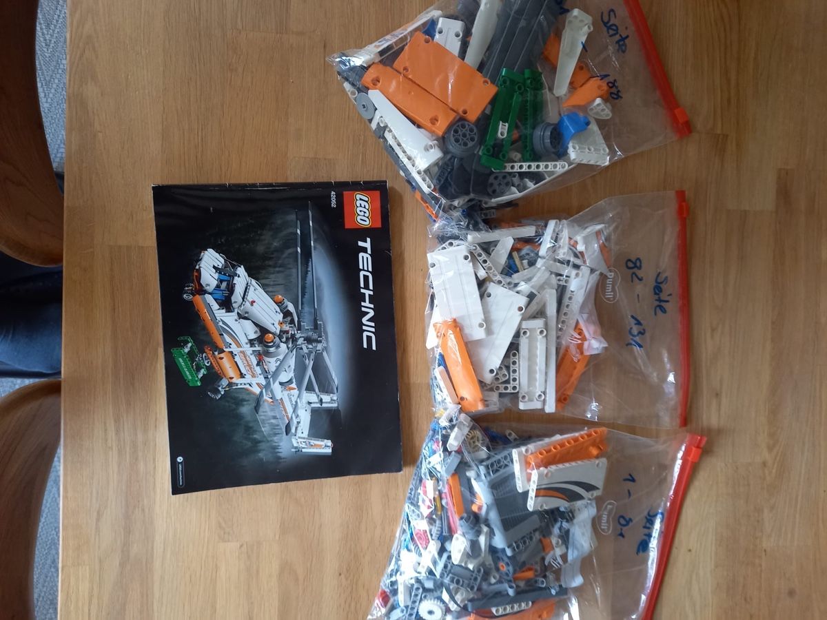 Lego Kit di costruzioni: Lego Technic Transporthelikopter – Nuovo (secondo la descrizione) da Hallau venduto da 13gs