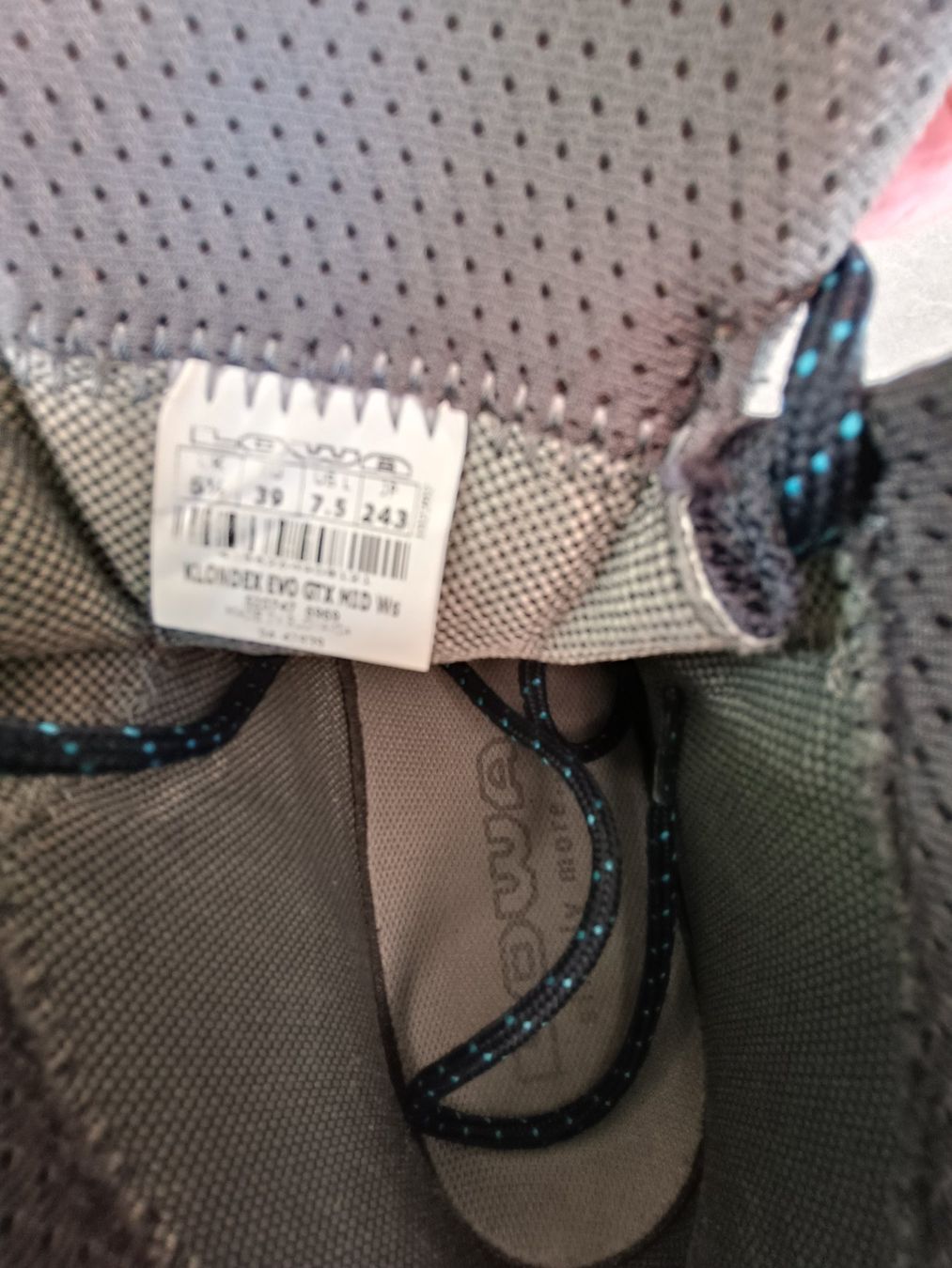 Lowa Scarpe per ragazzi: Wanderschuhe Lowa Gr. 39 – Usato da Greifensee venduto da Clancy 2