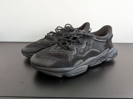 adidas OZWEEGO EE6999 (43 1/3)