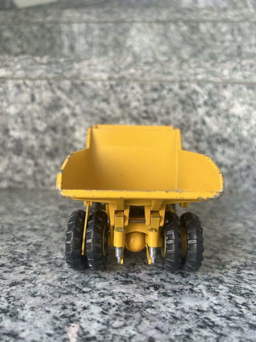 Caterpillar Kit di modellismo & Modellini statici: Caterpillar 769 , 1:50, Gescha – Usato da Horw venduto da Tigercat635 3