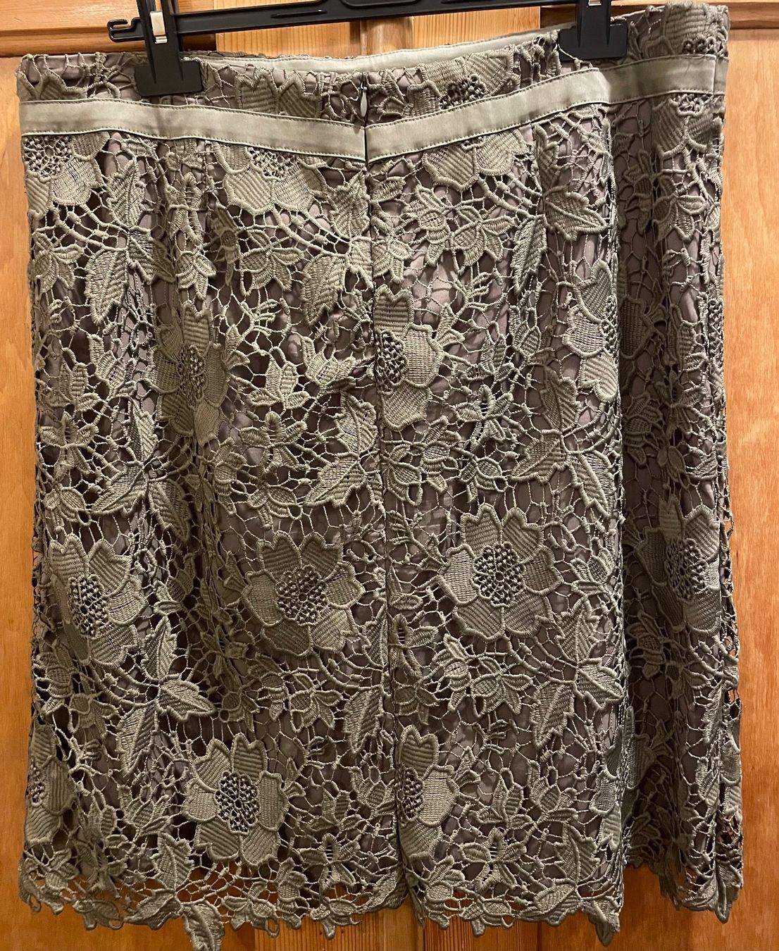 Comma Gonne: Rock, Spitzenrock, olivgrün, Gr. 42 – Usato da Uster venduto da jelk 1