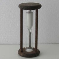 SANDUHR 3 MINUTEN 9CM ZYLINDRISCH GLAS IN HOLZGESTELL BUCHE