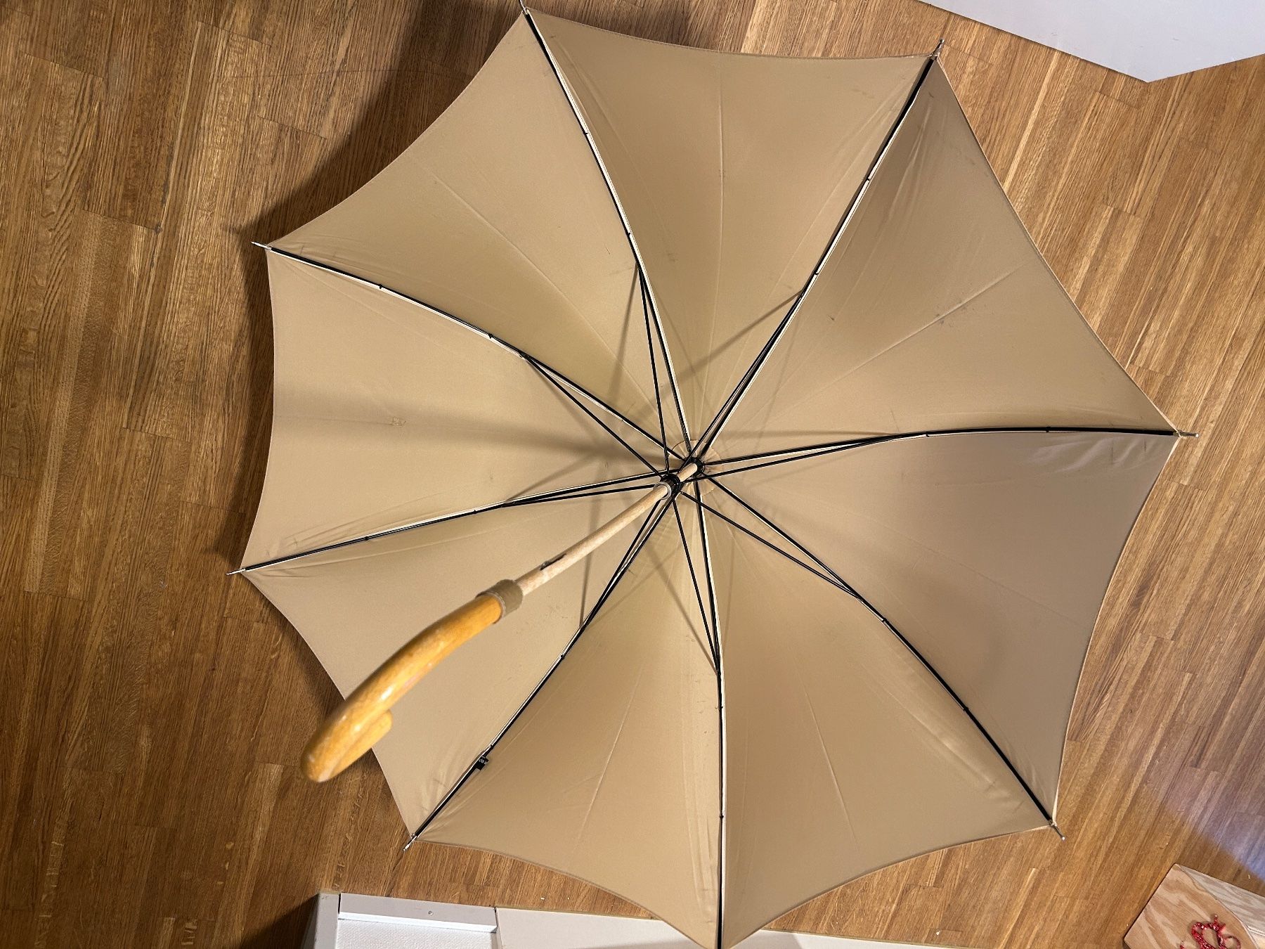 Longchamp Ombrelli: Eleganter "Longchamp" Regenschirm - Parapluie – Usato da Küsnacht ZH venduto da filo_fila8700 8
