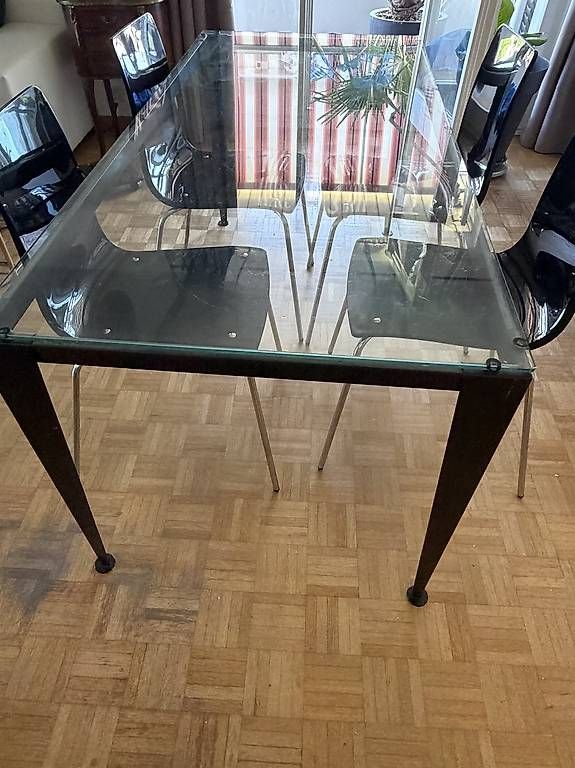Set di tavolo e panche: 1 table à manger en verre design + 4 chaises – Usato da St-Sulpice VD venduto da thi_9tg6