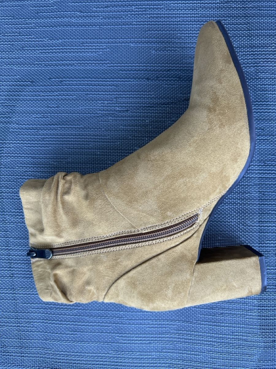Scarpe per cavalli: MARCO TOZZI suede leather boots size 38 with zips – Usato da Basel venduto da sab_5xts 1