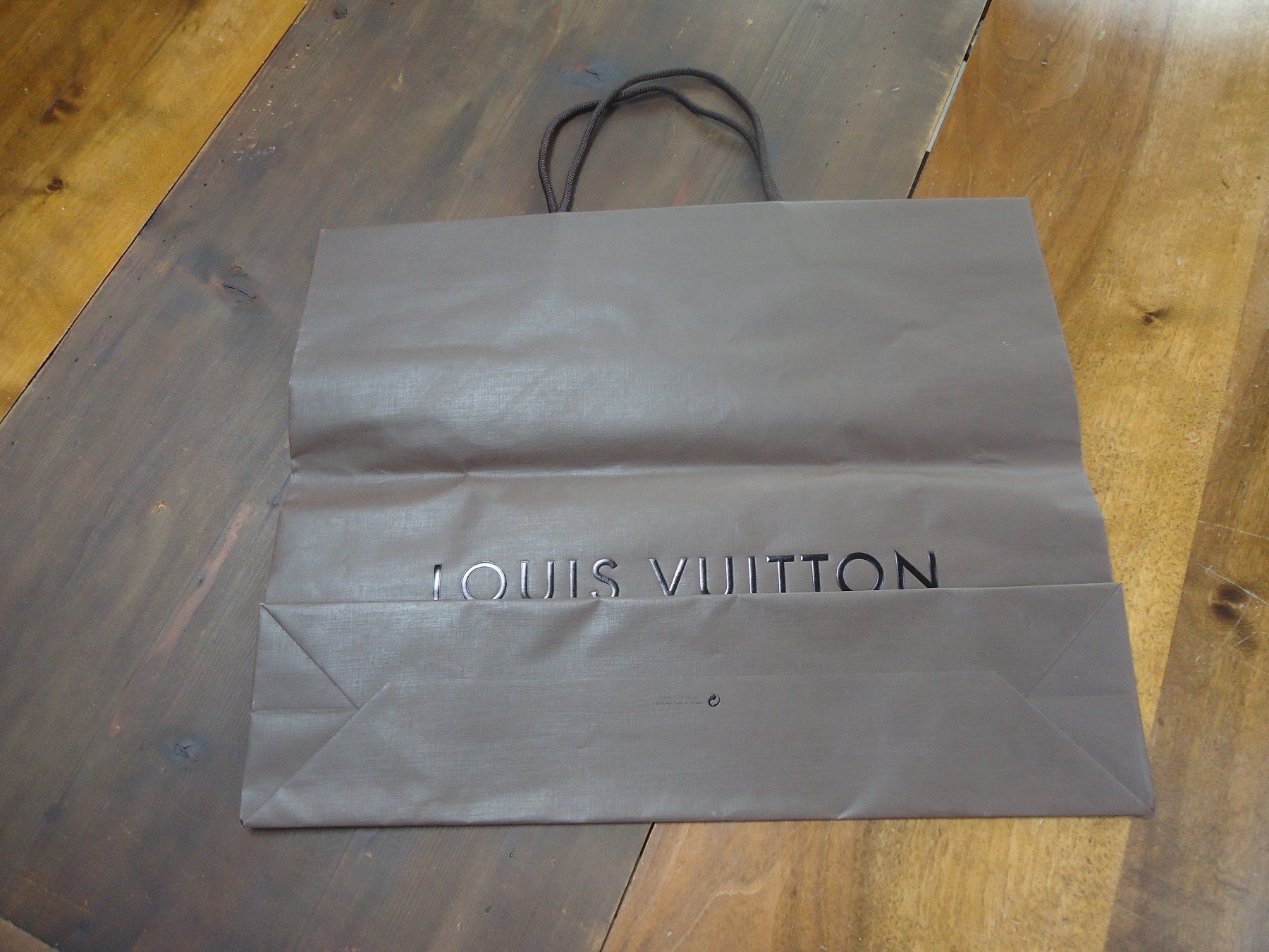 Louis Vuitton Borse: Sac en papier Louis Vuitton – Usato da Vessy venduto da mafabe 2