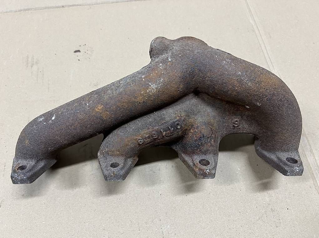Peugeot Auspuffanlagen: Peugeot 304 Auspuffkollektor – Gebraucht aus Gontenschwil von lot_qxr9 2