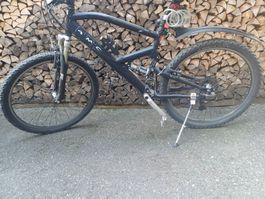 Mountainbike mit Vollfederung BMC
