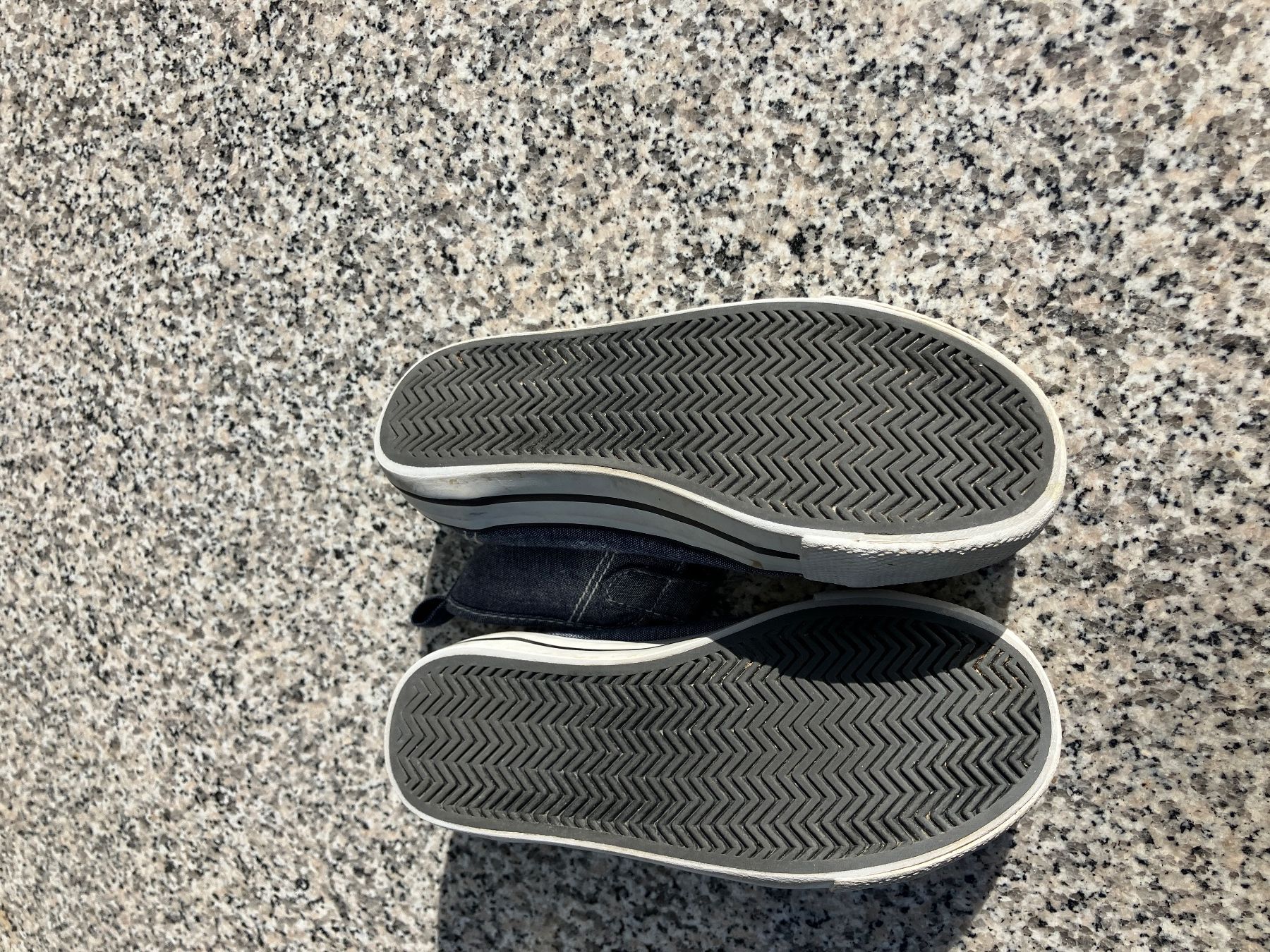 Scarpe per ragazzi: Stoffschuhe Gr. 28 – Usato da Rüegsauschachen venduto da moeschtu82 1