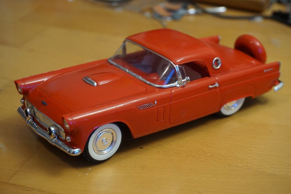 REVELL METAL BODY 1/25 - AMERICAN GRAFFITI - 56 FORD THUNDERBIRD