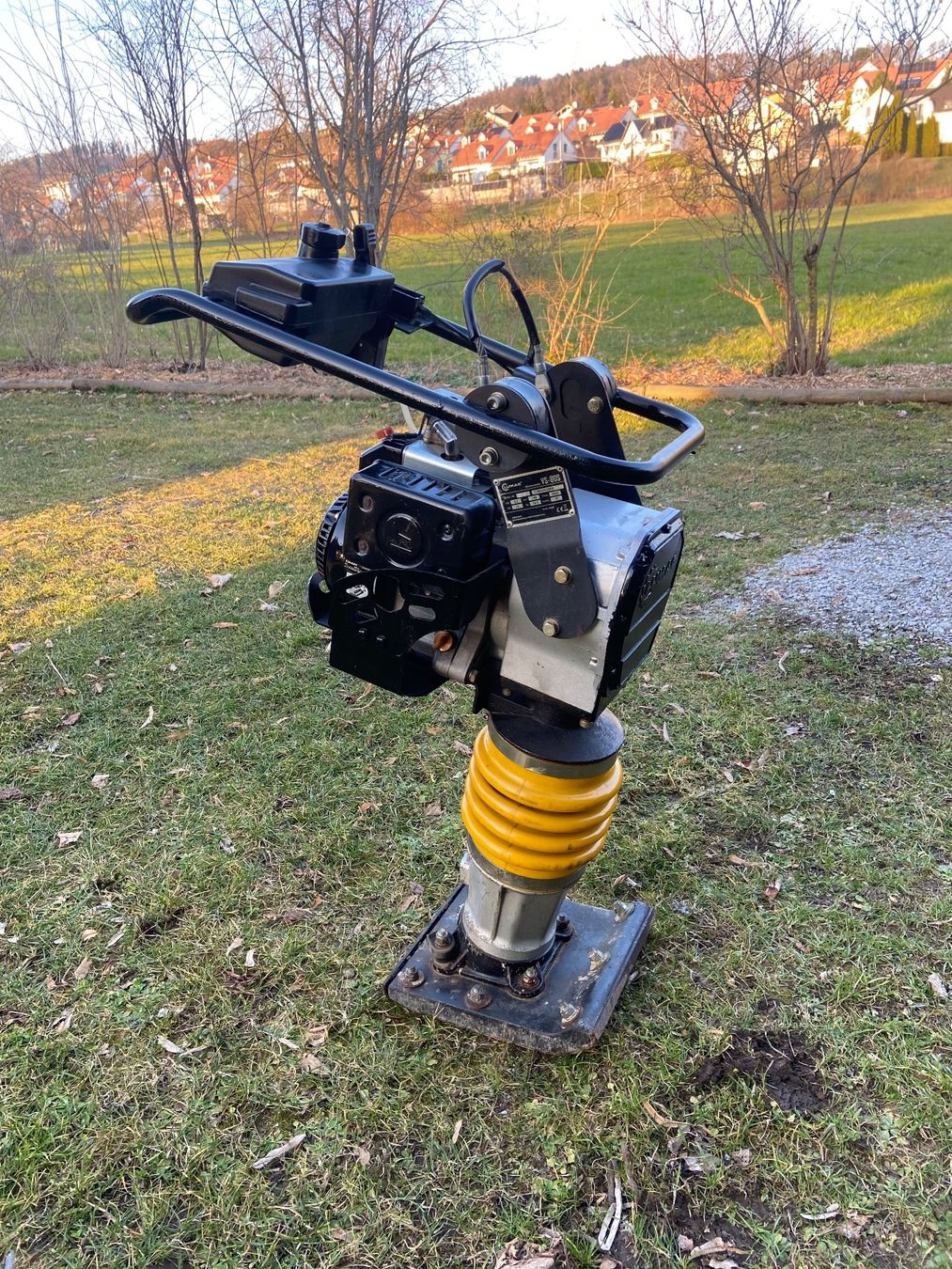 Tutte le macchine: Vermietung Grabenstampfer – Usato da Ottikon venduto da Husky96 1