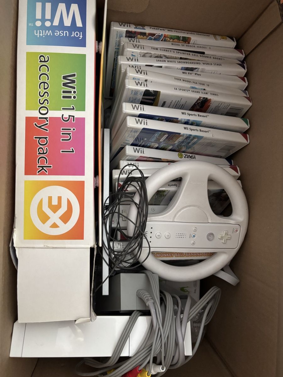 Nintendo Console: 2 Nintendo Wii Konsolen Sets – Usato da Otelfingen venduto da Yasi0 4
