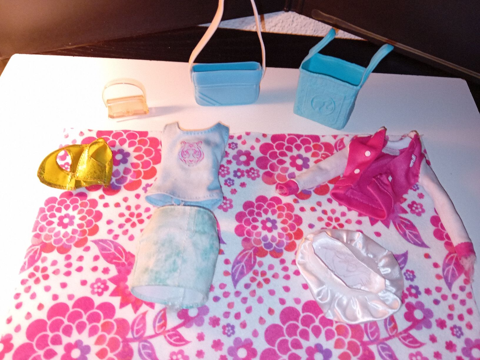 Bambole: abbigliamento misto Barbie – Usato da Biasca venduto da Old_6blh 2