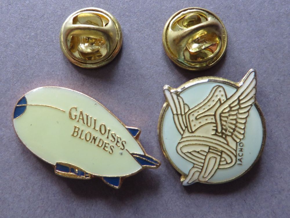 2 PINS, ZIGARETTEN GAULOISES ZEPPELIN, FLÜGEL-HELM (Gebraucht) in ...