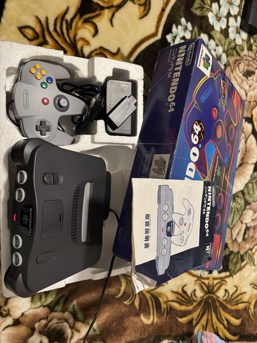 Nintendo Console: Nintendo 64 in Originalverpackung mit Controller, 5 Spielen  – Usato da Reutigen venduto da mil_cqq2