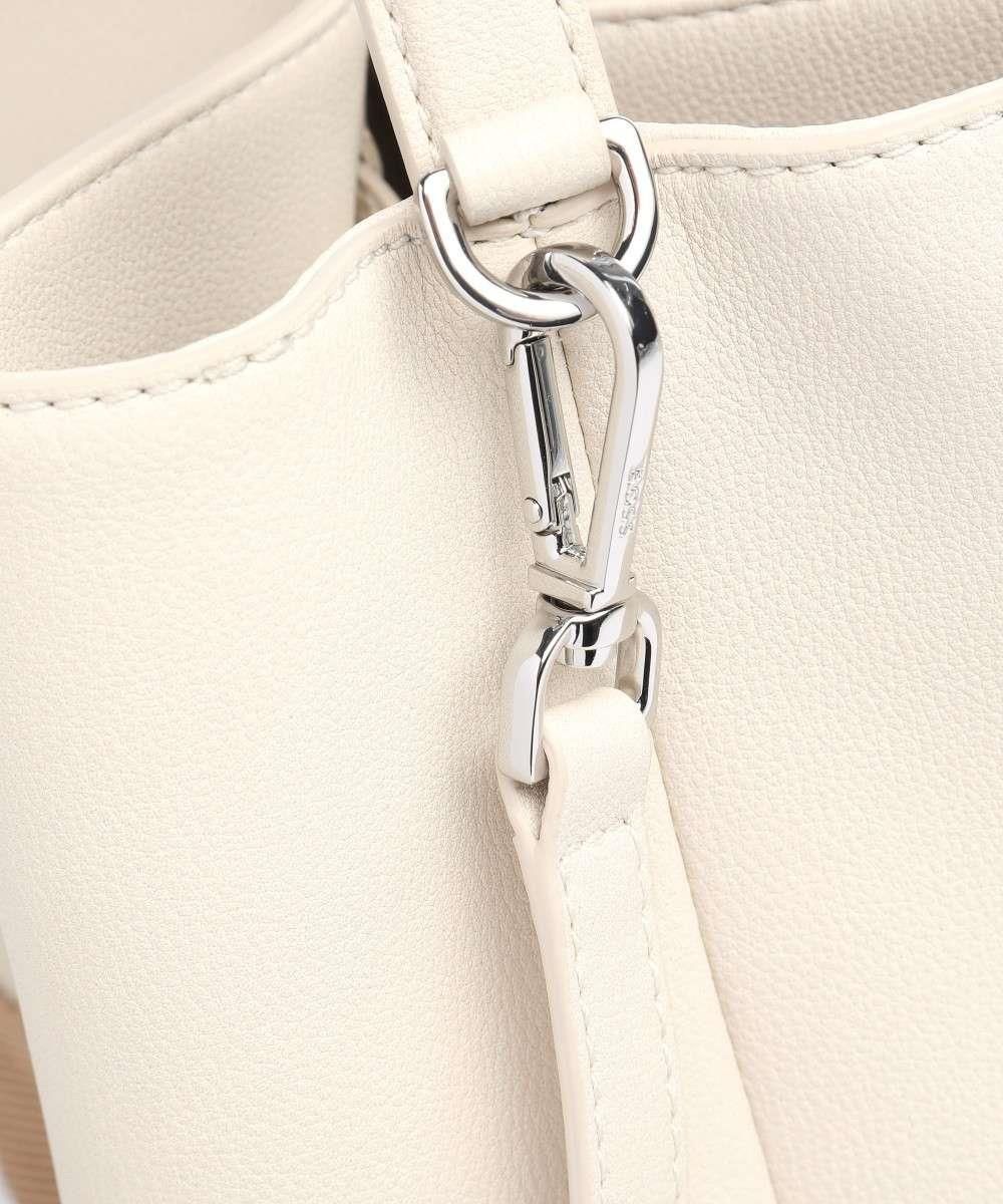 Hugo Boss Borse da donna: Boss Addison Bucket Bag - Open White – Usato da Oberriet SG venduto da Michele_Kaufmann 2