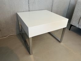 Eleganter Beistelltisch weiss