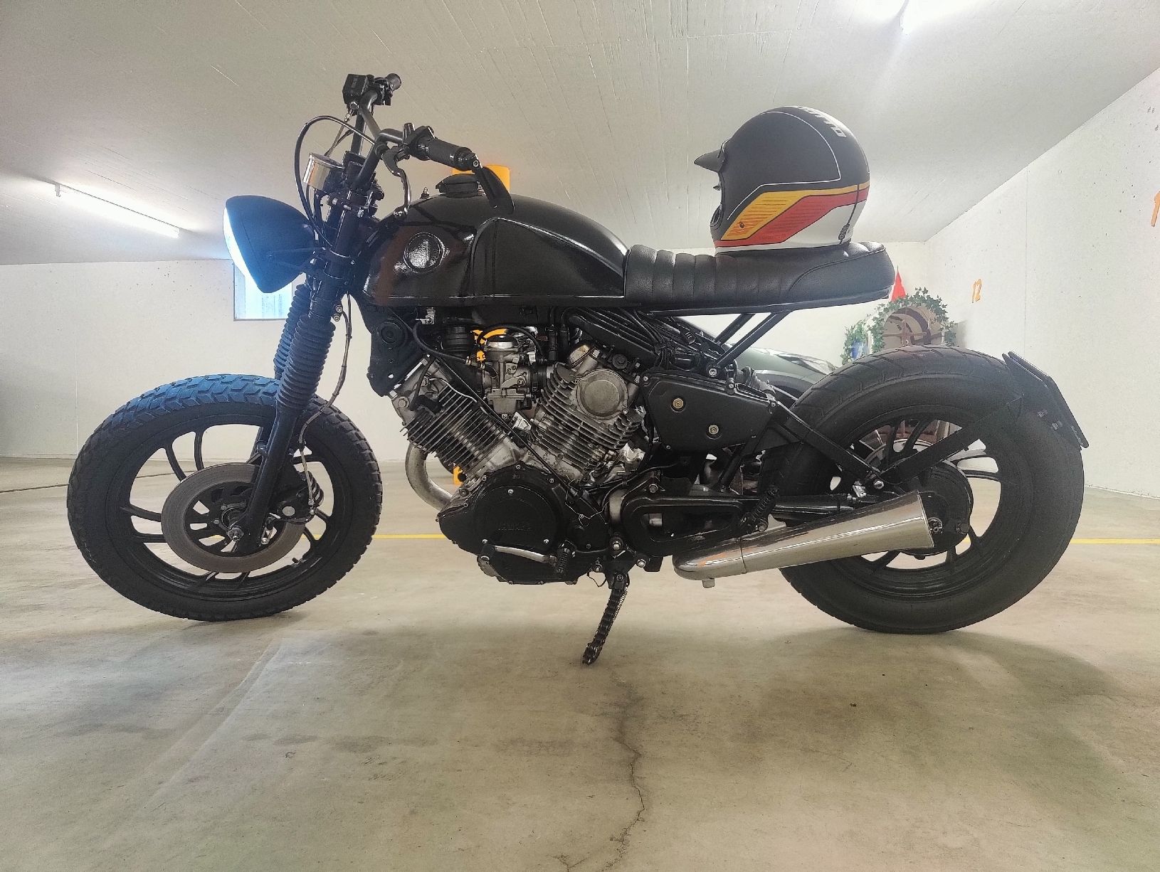 Yamaha Chopper: Yamaha xv750 Cafe Racer – Usato da Küttigen venduto da SHNAUZII 1