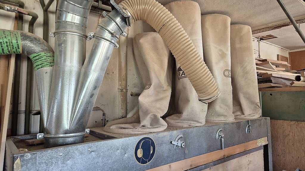 Alle Maschinen: Späneabsaug Anlage – Gebraucht aus Bern von Waberi