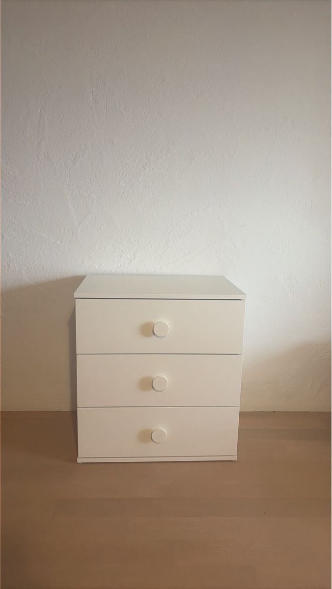 Cassettiere: Chest of drawers – Usato da Stäfa venduto da CharlotteJB