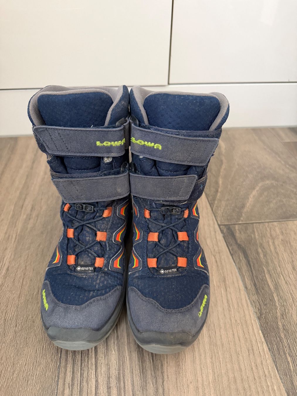 Lowa Schuhe für Jungen: Lowa Winterstiefel Gr. 32 – Gebraucht aus Horgen von Auction-Kings