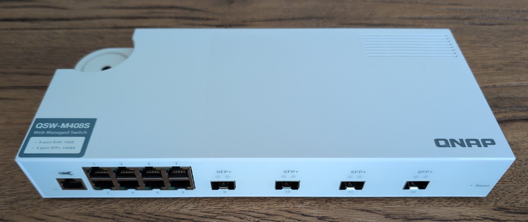 Qnap Hubs & Switches: Switch QNAP QSW-M408S – Gebraucht aus St. Gallen von Tux11
