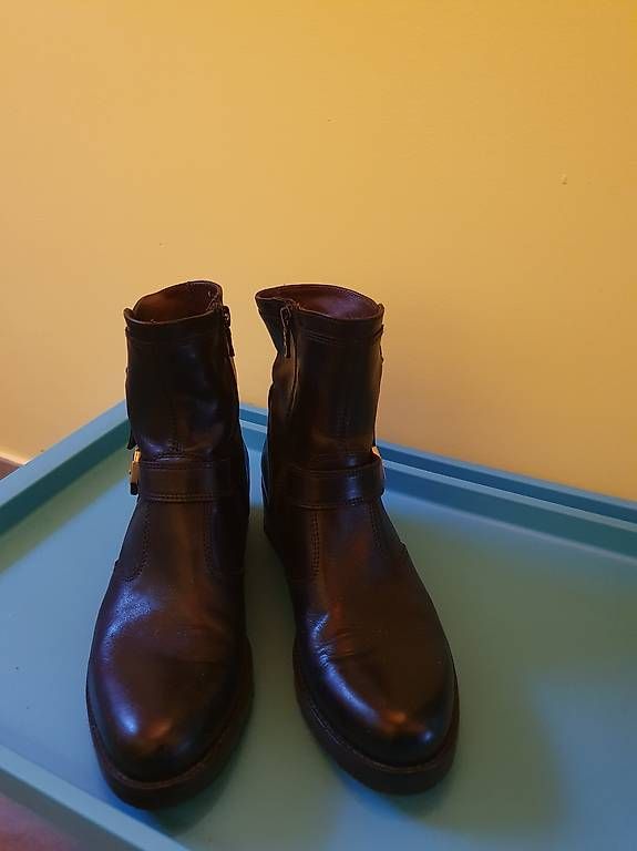 Scarpe da donna: Stivaletti donna – Usato da Biasca venduto da bar_qhz7 1