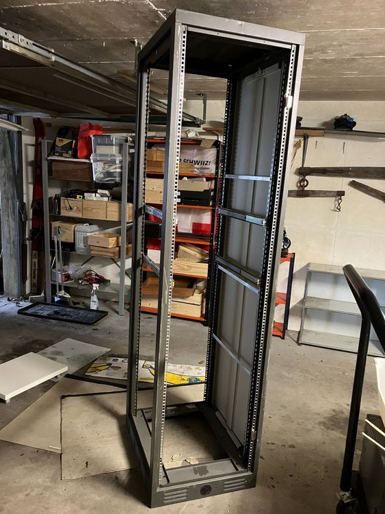 Rack / Server Schrank Knürr 19