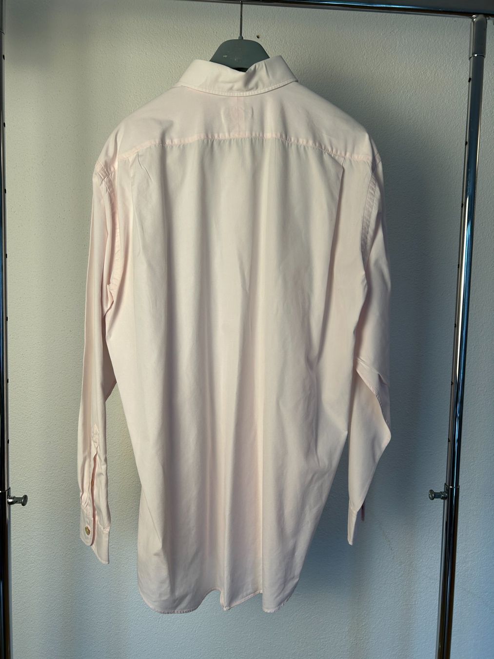 Hermès Camicie: Hermès Rose Button Up Shirt – Usato da Bern venduto da kurtikobolt74 1