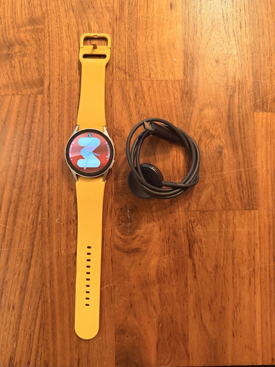 Samsung Smartwatch: Samsung Galaxy Watch7 Bluetooth 40 mm Silber – Gebraucht aus Malters von Sephiroth2th
